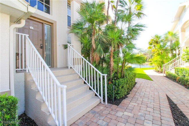 Foto del edificio - 5645 Whisperwood Blvd