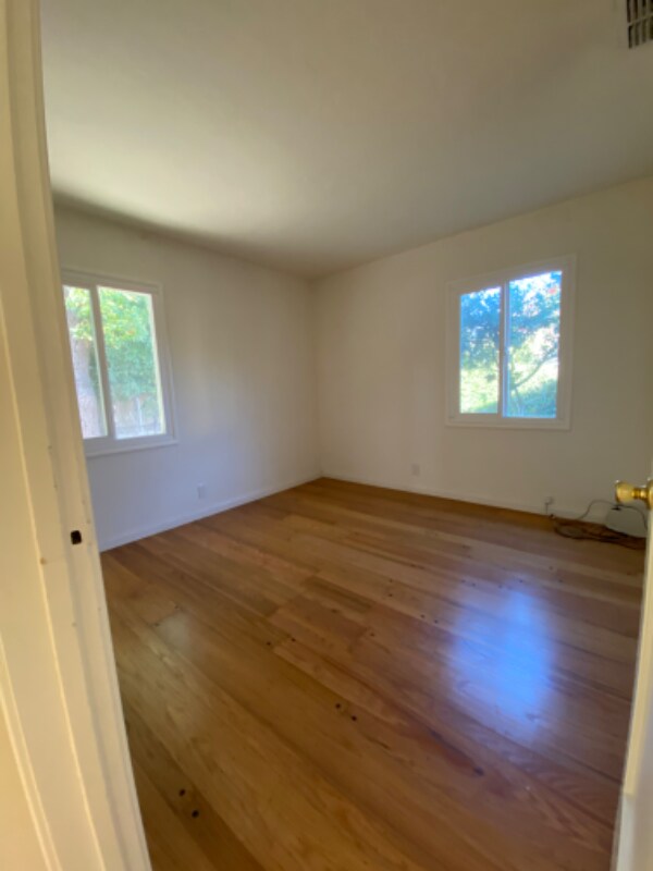 Building Photo - 2401 Meadowbrook Rd