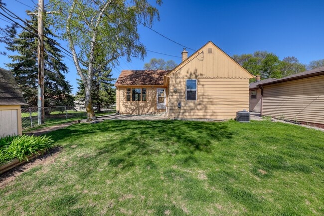 Foto del edificio - 4834 N 106th St