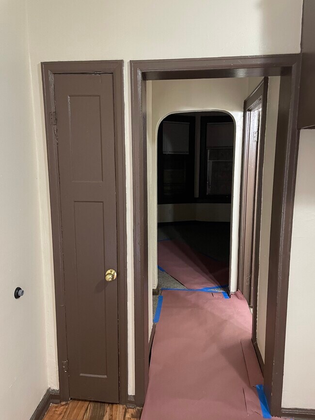 Building Photo - 3634 W Sarnow St