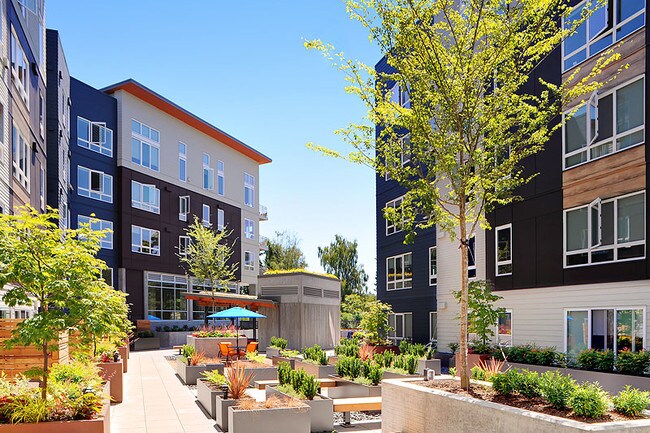 Kirkland Crossing Apartments Kirkland, WA