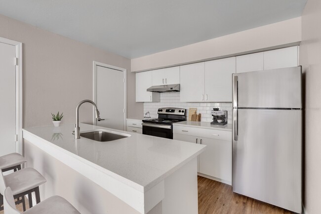 Breakfast bar at Arcadia Apartment Homes in Centennial, CO - Arcadia Apartment Homes