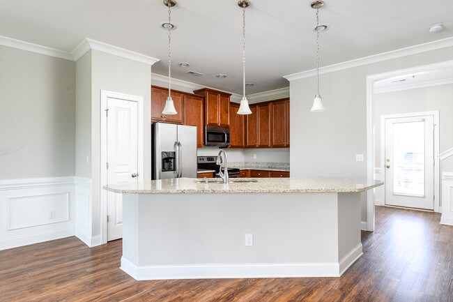 Updated Kitchen - 321 Halton Crossing Dr SW