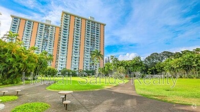 Building Photo - 1515 Nuuanu Ave