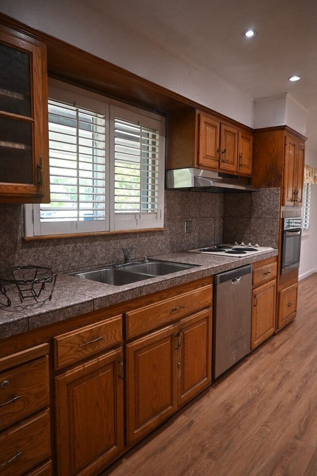 Foto del edificio - Resident Benefit Package Property