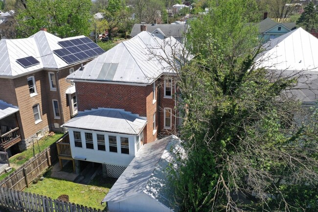 Photo - 81 Broad St House