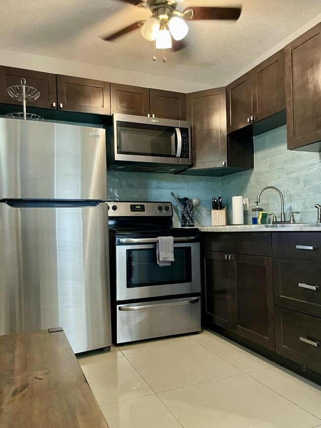 Foto del edificio - 408 SE 12th Ct
