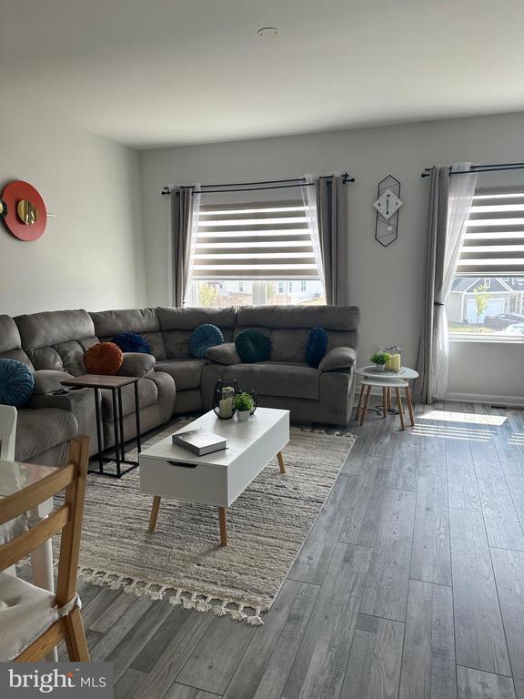 Foto del edificio - 326 Starry Way Dr