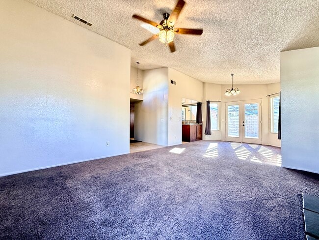 Foto del edificio - 45045 Denmore Ave