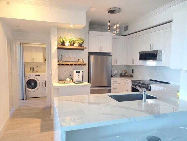 Foto del edificio - 802 W Windward Way