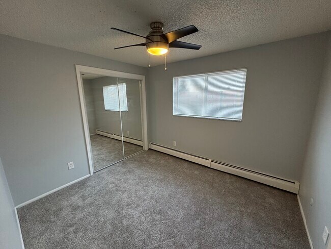 Foto del edificio - Monarch Crest