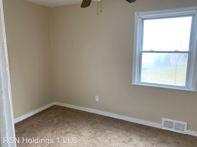 Building Photo - 2 br, 1 bath House - 4329 E 142ND ST