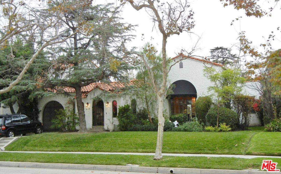 Foto principal - 914 Burnside Ave