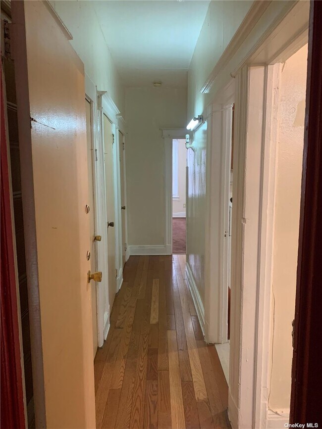 Foto del edificio - 166-25 88th Ave