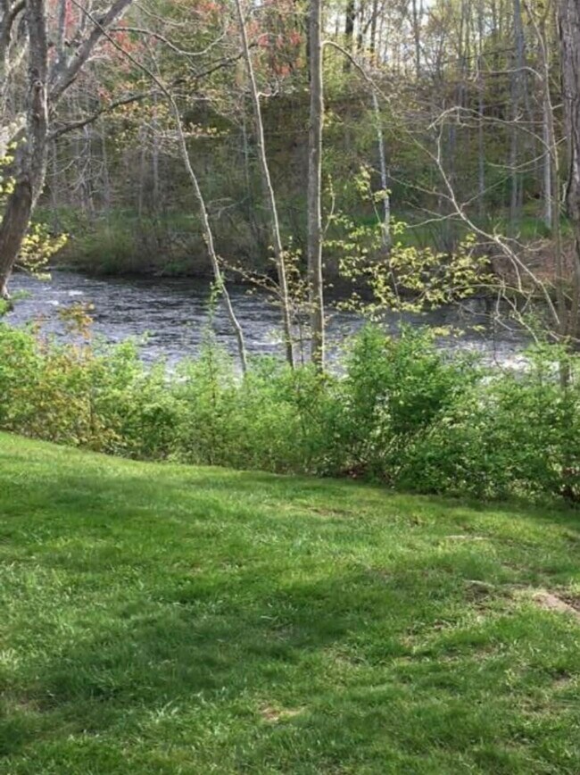 Building Photo - 17 Water St