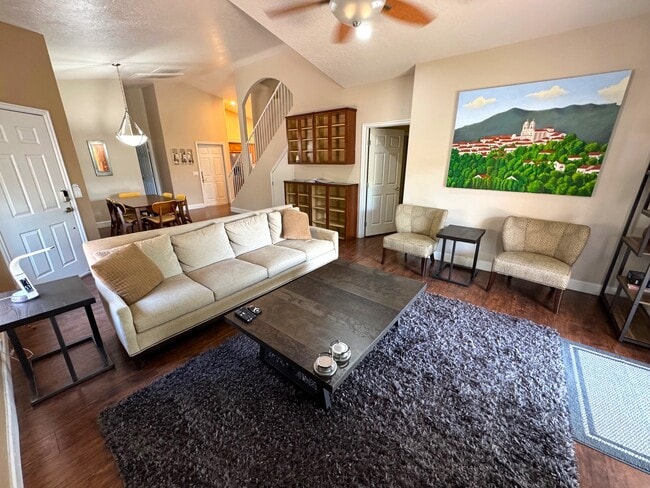 Building Photo - 400 Paradise Pky