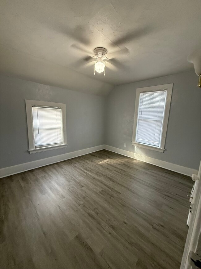Building Photo - 2112 Miami St