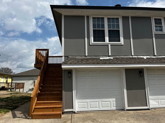 Remodeled and Spacious 2 bed, 1 bath, 1 House Rental in