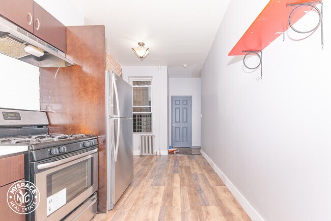 Foto del edificio - 477 Chauncey St