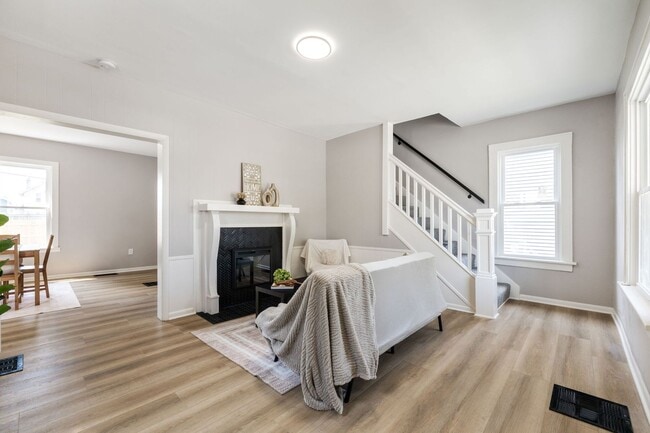 Building Photo - Charming 2-Story Home with Modern Updates ...