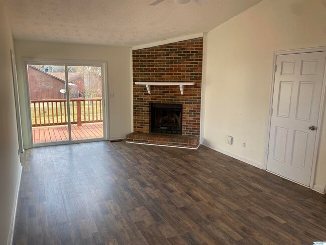 Building Photo - 1060 Sandy Springs Rd NW