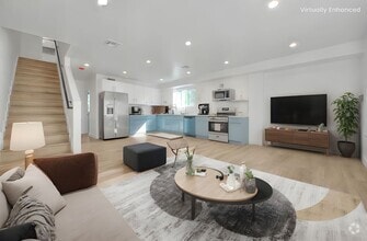 Building Photo - 5850 Vineland Ave