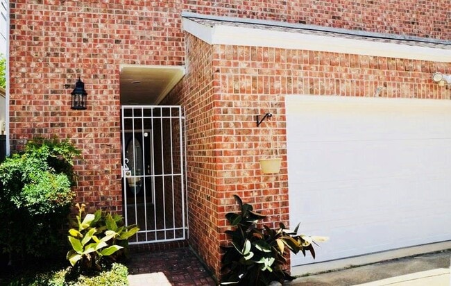 Foto del edificio - 2413 Potomac Dr