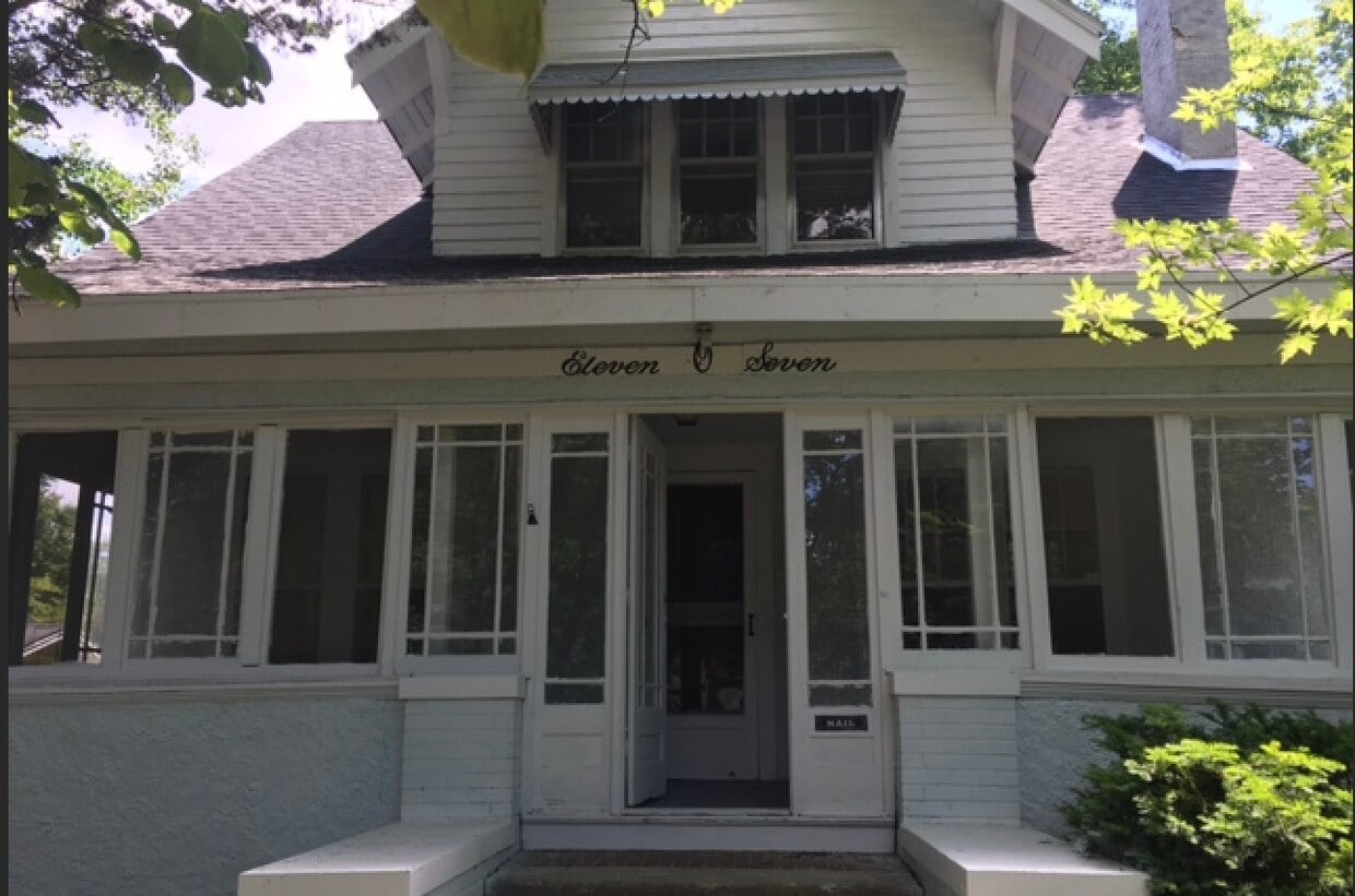 Primary Photo - 1107 N Sheridan St