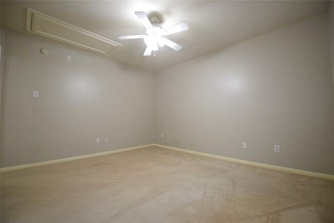 Foto del edificio - 38 Windswept Oaks Pl