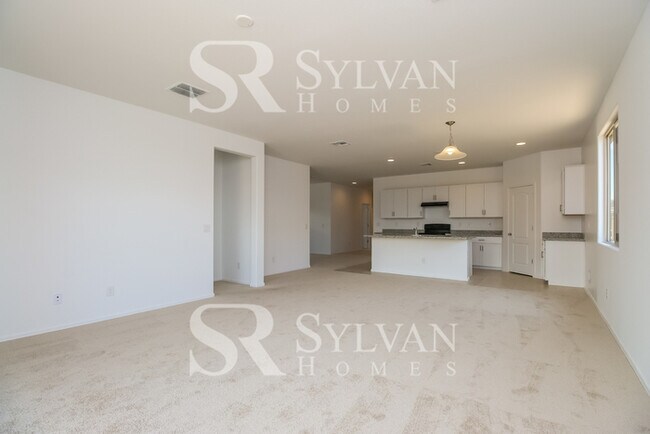 Building Photo - 1657 E Kingman Pl