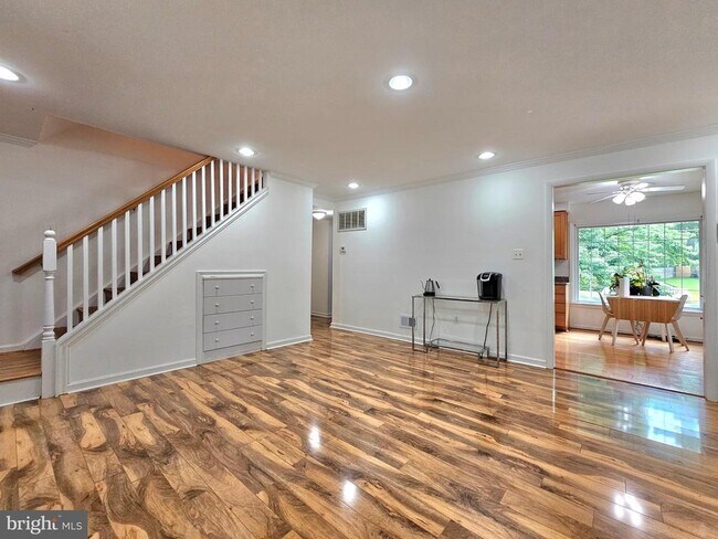 Foto del edificio - 8134 Keeler St