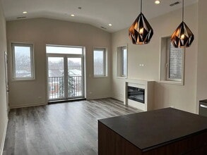 Building Photo - 790 E Irving Park Rd