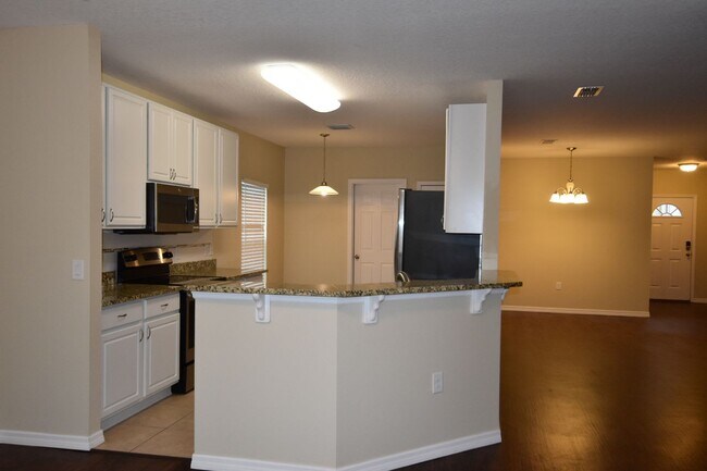 Building Photo - 3761 Lapeer Ave
