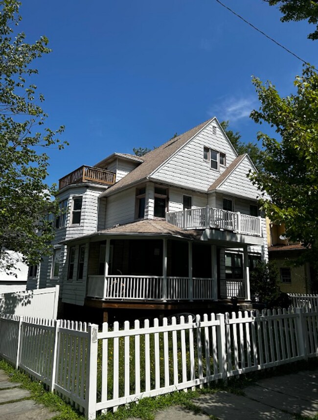 Foto del edificio - 601 Clay Ave