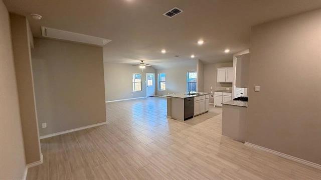 Foto del edificio - 8440 Hollymead Ln