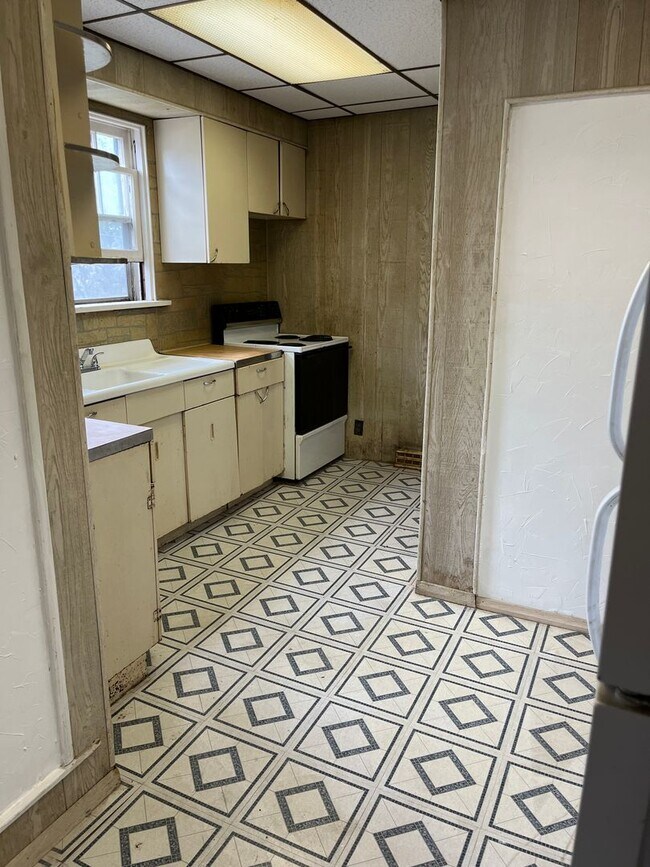 Foto del edificio - One Bedroom Upstairs Apartment