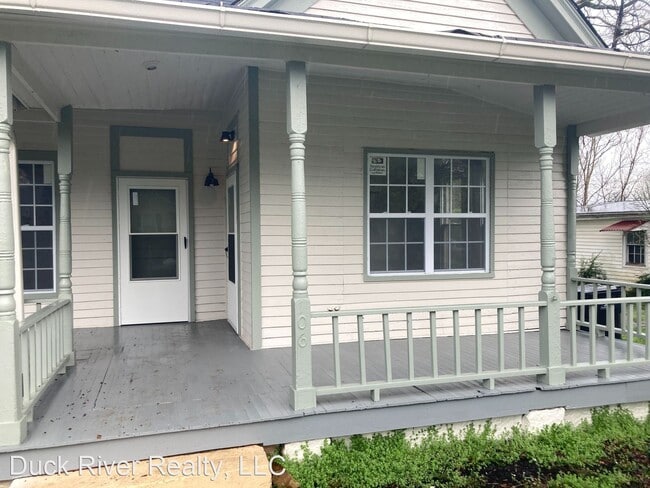 Building Photo - 1 br, 1 bath House - 106 3rd Ave Unit A