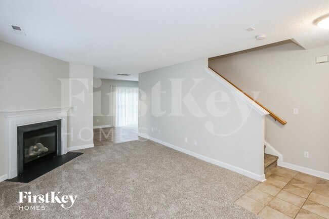 Foto del edificio - 9143 Simonton Dr