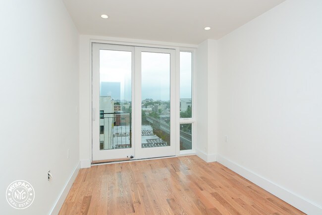 Building Photo - 912 Bergen St