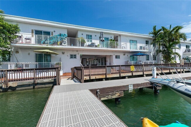 Foto del edificio - 7950 Tatum Waterway Dr