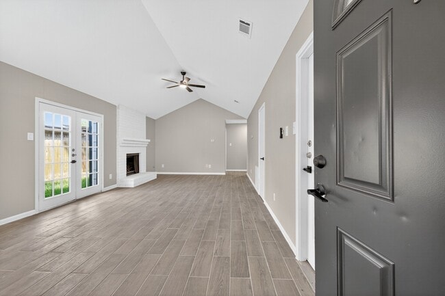 Building Photo - 4911 Maurita Dr