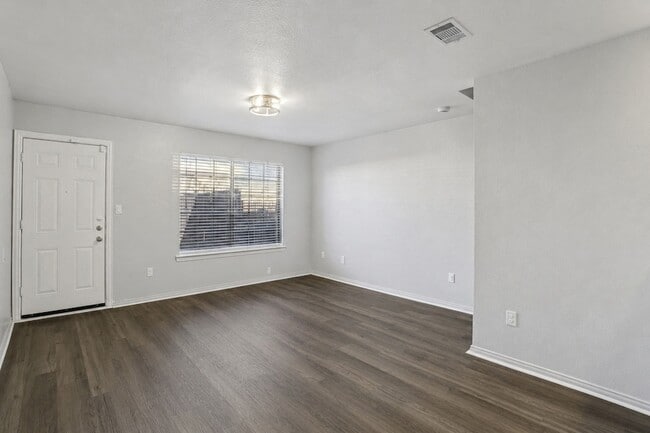 Building Photo - 4021 Preferred Pl
