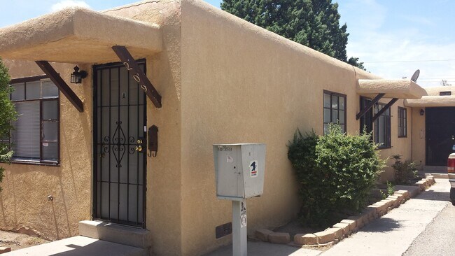 Building Photo - 209 Grove