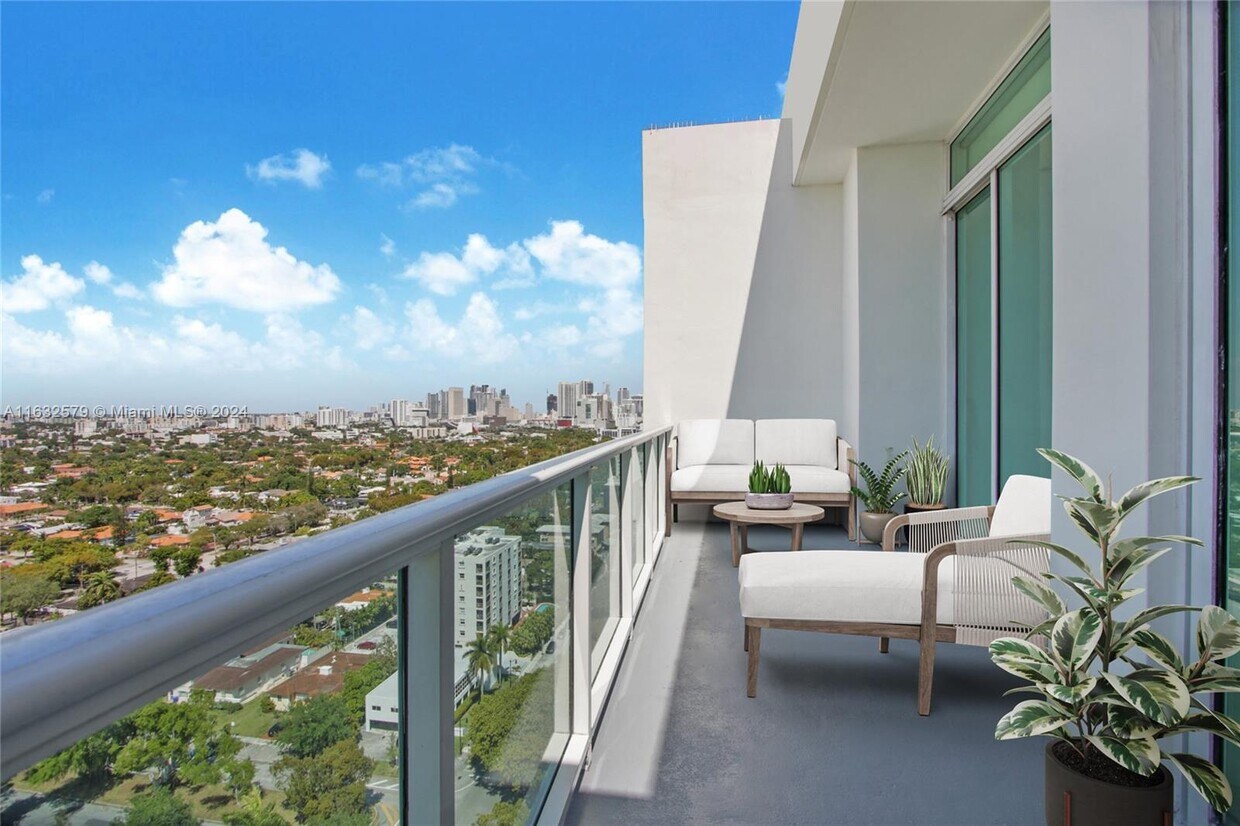 Foto principal - 2525 SW 3rd Ave
