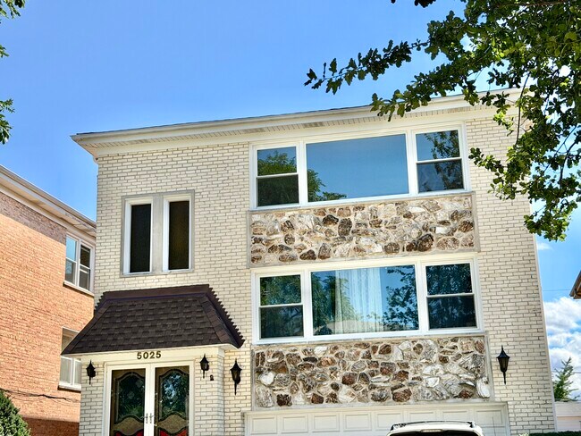 Building Photo - 5025 Carol St