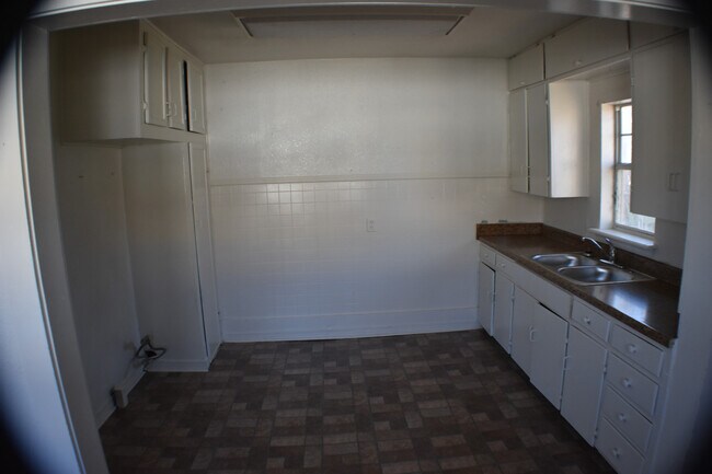 Building Photo - 818 S Carolina