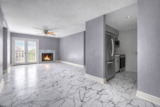 Building Photo - 12500 Sandpiper Dr