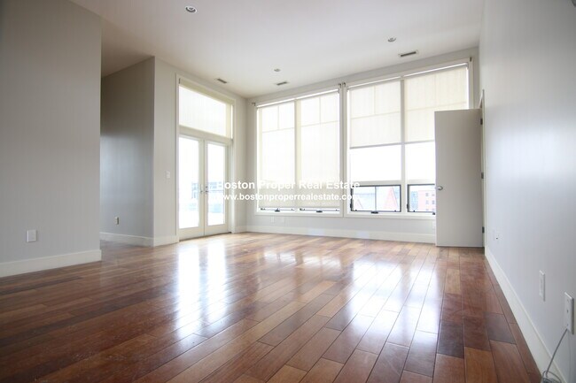 Foto del edificio - 520 Harrison Ave
