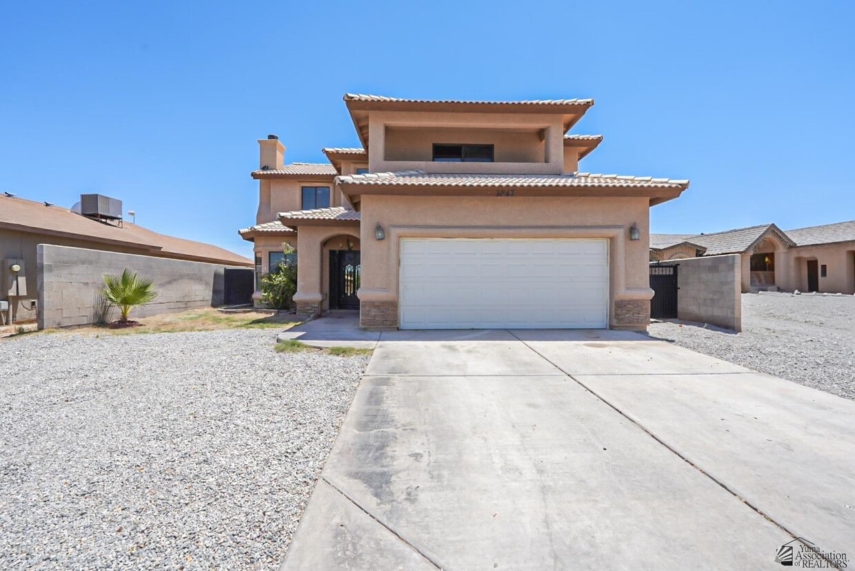 Foto principal - 1247 E California St