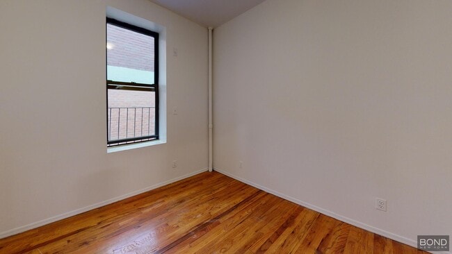 Building Photo - 415 E 73rd St